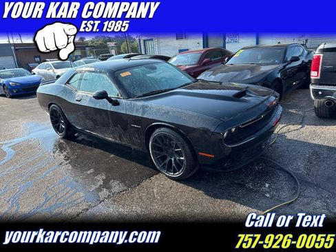 Used 2021 Dodge Challenger R/T RWD image 1
