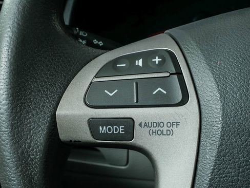 Used 2011 Toyota Camry LE image 15