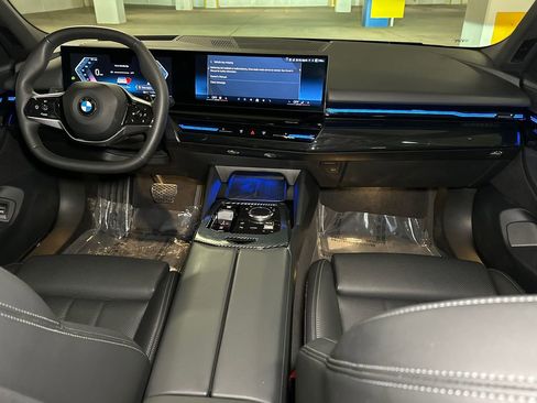 Used 2024 BMW 530i xDrive image 17