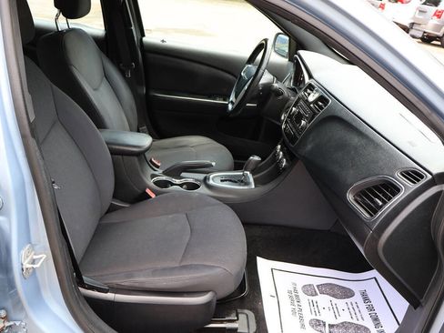 Used 2013 Chrysler 200 Touring FWD image 14