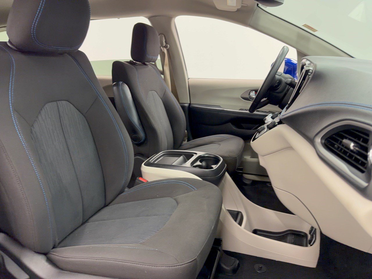 Used 2021 Chrysler Pacifica Touring FWD image 30