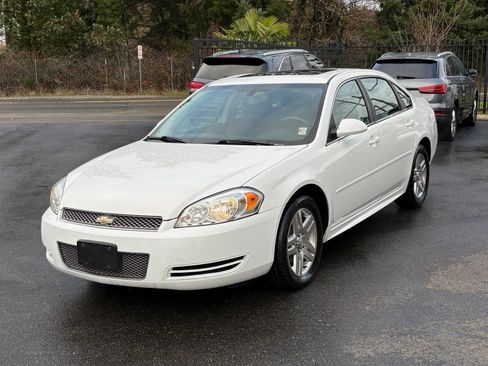 Used 2014 Chevrolet Impala LT w/ LT Sunroof Package image 3