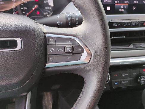 Used 2023 Jeep Compass Limited image 19