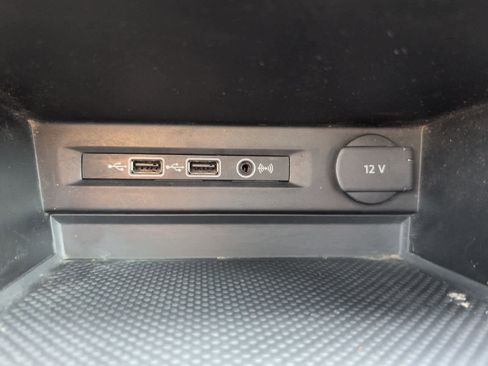 Used 2018 Volkswagen Tiguan SE image 26