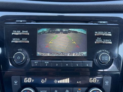 Used 2017 Nissan Rogue SV image 12