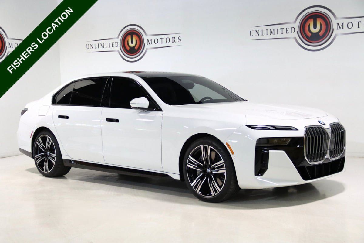 Used 2023 BMW 760i xDrive AWD/4WD image 1