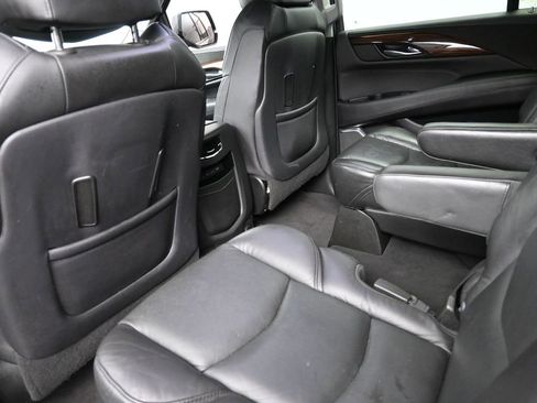 Used 2020 Cadillac Escalade ESV Luxury image 15