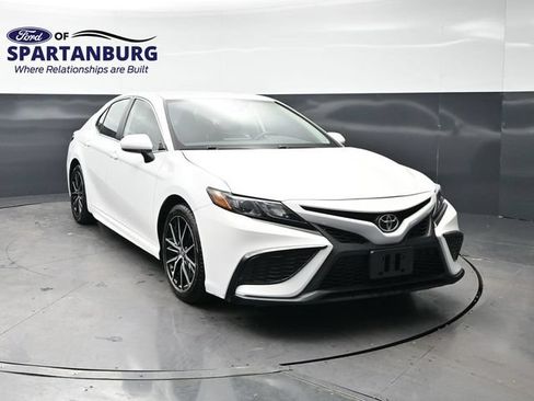Used 2024 Toyota Camry SE FWD image 5