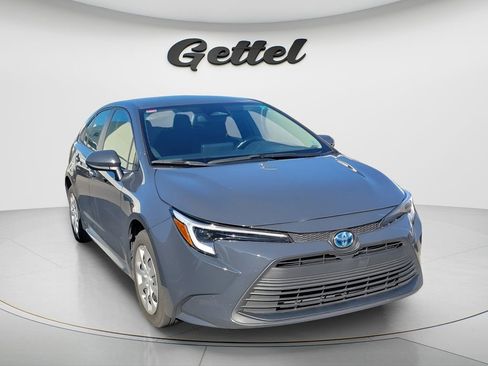 Certified 2024 Toyota Corolla LE image 3