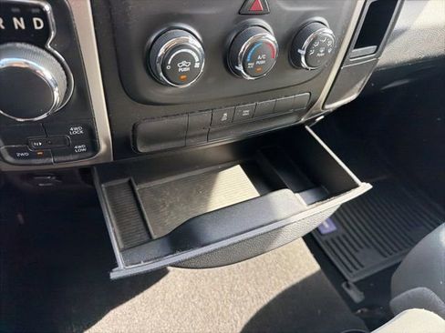 Used 2016 RAM 1500 Classic SLT image 23