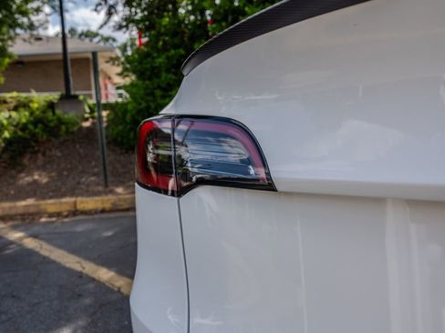 Used 2024 Tesla Model Y Performance AWD/4WD image 25