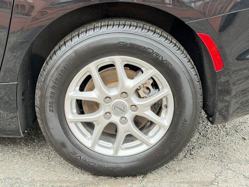 Used 2023 Chrysler Pacifica Touring-L FWD image 93