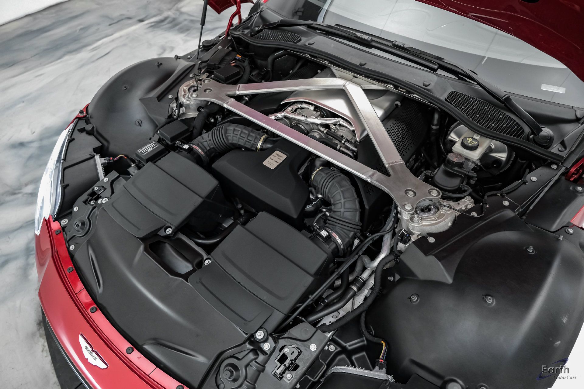 Used 2019 Aston Martin V8 Vantage Coupe RWD image 95