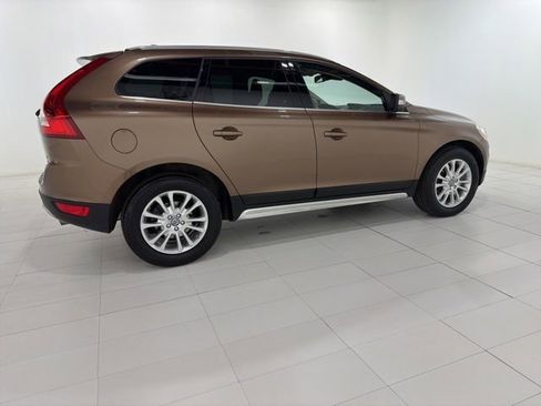 Used 2010 Volvo XC60 T6 AWD/4WD image 7