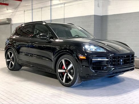 New 2026 Porsche Cayenne GTS image 7