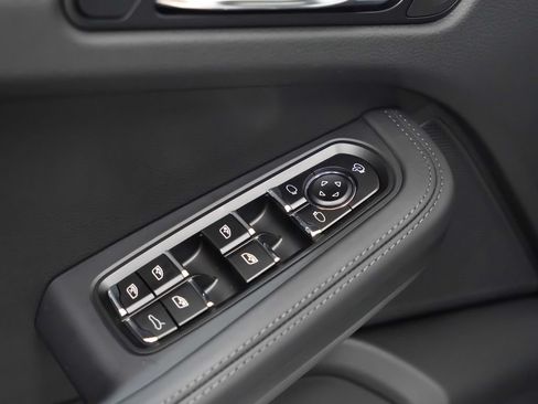 Certified 2026 Porsche Macan Turbo AWD/4WD image 23