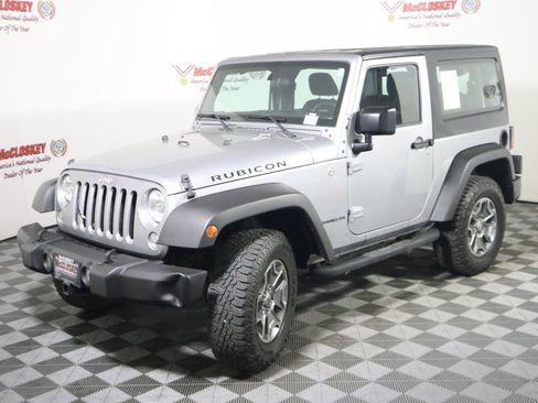 Used 2015 Jeep Wrangler Rubicon w/ Connectivity Group AWD/4WD image 13