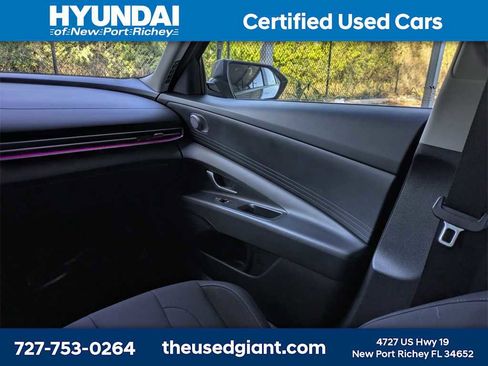 Used 2024 Hyundai Elantra SEL image 17