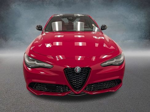 Used 2026 Alfa Romeo Giulia AWD image 2