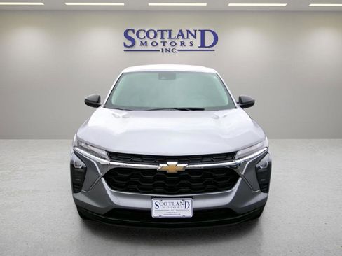 Used 2026 Chevrolet Trax LS w/ Driver Confidence Package image 3