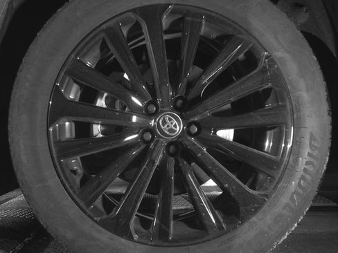 Used 2025 Toyota Highlander XSE image 12