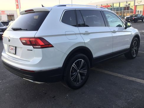 Used 2021 Volkswagen Tiguan SEL Premium R-Line image 4