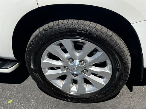 Used 2019 Toyota Sequoia Platinum w/ Carpet Mat Package (TMS) AWD/4WD image 15
