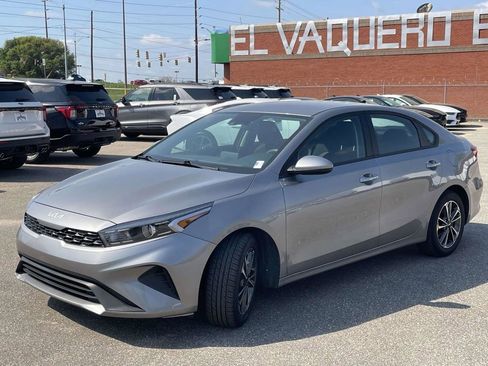 Used 2023 Kia Forte LXS image 7