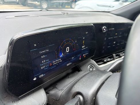 Used 2025 Chevrolet Equinox LT FWD image 15