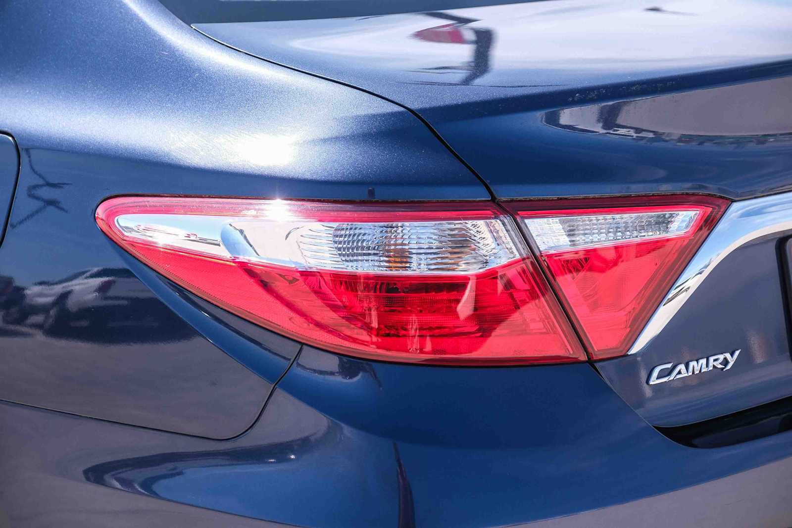 Used 2017 Toyota Camry XLE w/ Convenience Package FWD image 7