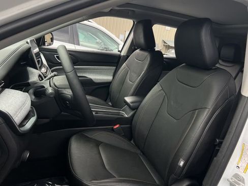 Used 2022 Jeep Compass Latitude w/ Sun and Sound Group image 14