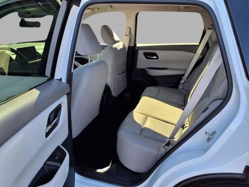 Certified 2025 Nissan Rogue SV FWD image 25