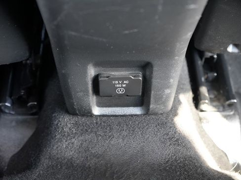 Used 2015 Jeep Renegade Trailhawk image 17