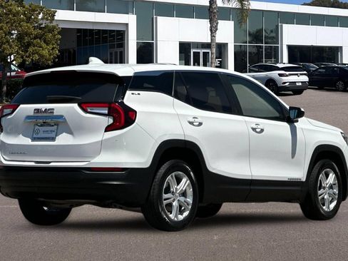 Used 2024 GMC Terrain SLE FWD image 3