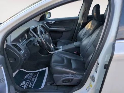 Used 2016 Volvo XC60 T5 Premier image 12