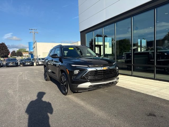 Used 2026 Chevrolet TrailBlazer LT AWD/4WD image 1