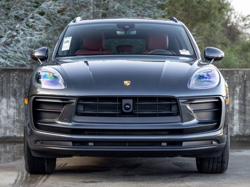 New 2026 Porsche Macan image 8