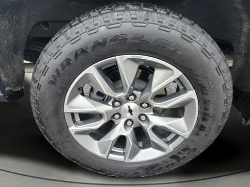 Used 2022 Chevrolet Silverado 1500 RST AWD/4WD image 34