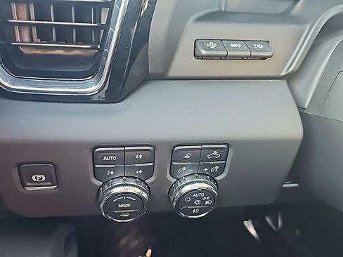 New 2025 GMC Sierra 1500 Denali image 14