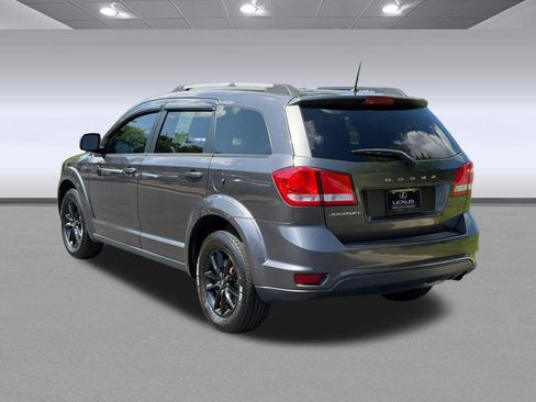 Used 2019 Dodge Journey SE w/ Blacktop Package FWD image 3