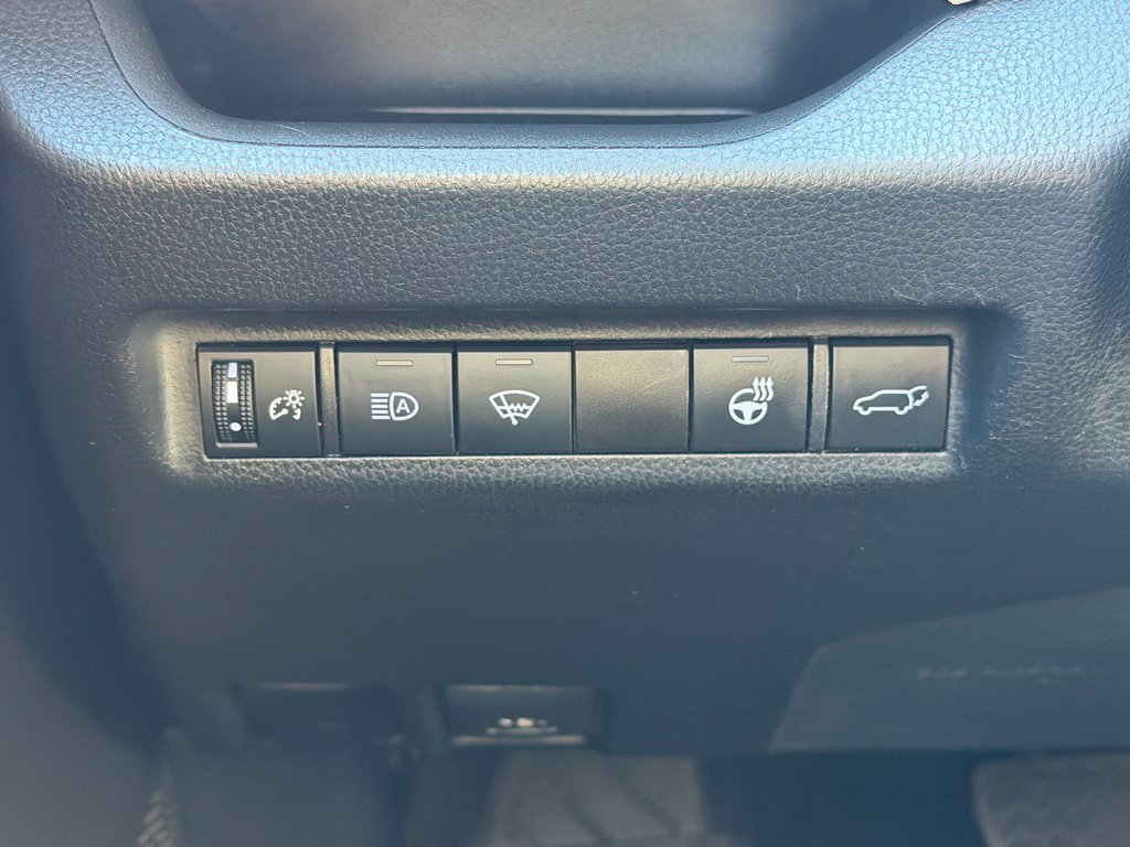 Used 2022 Toyota RAV4 XLE Premium AWD/4WD image 11