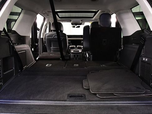 Used 2025 Lincoln Navigator Reserve AWD/4WD image 30