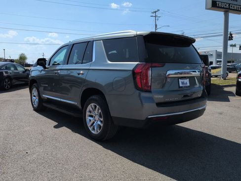 Used 2023 GMC Yukon SLT w/ SLT Premium Package AWD/4WD image 5