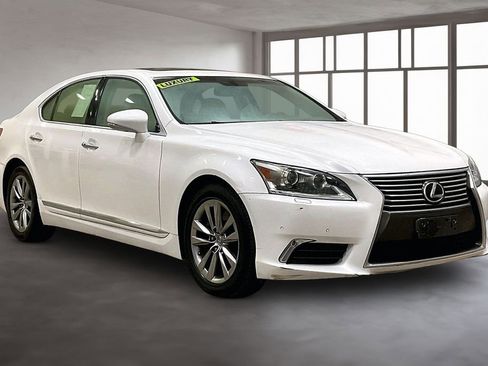 Used 2015 Lexus LS 460 AWD w/ Comfort Package image 13