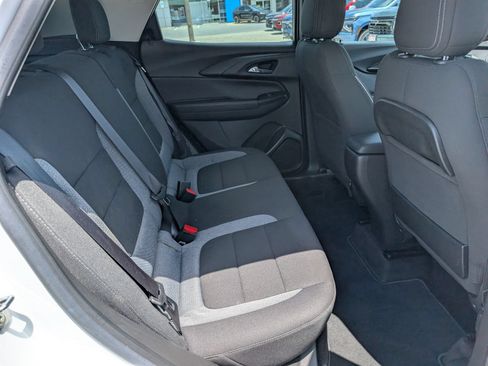 Used 2023 Chevrolet TrailBlazer LS FWD image 12