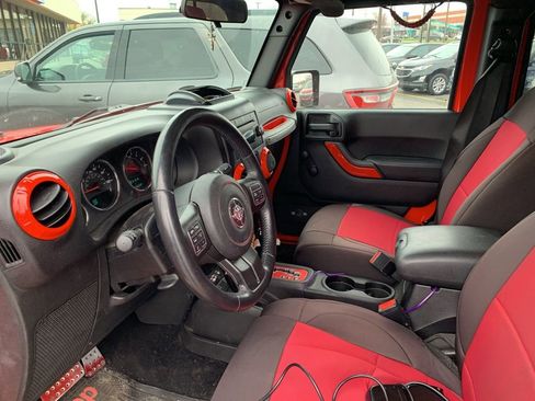 Used 2015 Jeep Wrangler Unlimited Sport w/ Max Tow Package AWD/4WD image 11