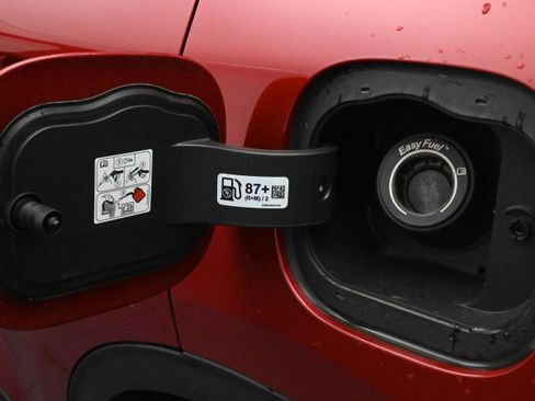Used 2025 Ford Escape SE w/ PHEV Premium Package FWD image 11