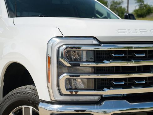 Used 2024 Ford F250 Lariat AWD/4WD image 4