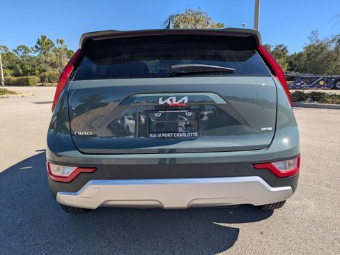 New 2026 Kia Niro EX image 6