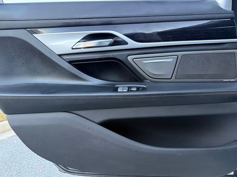 Used 2019 BMW 750i xDrive w/ Executive Package image 47